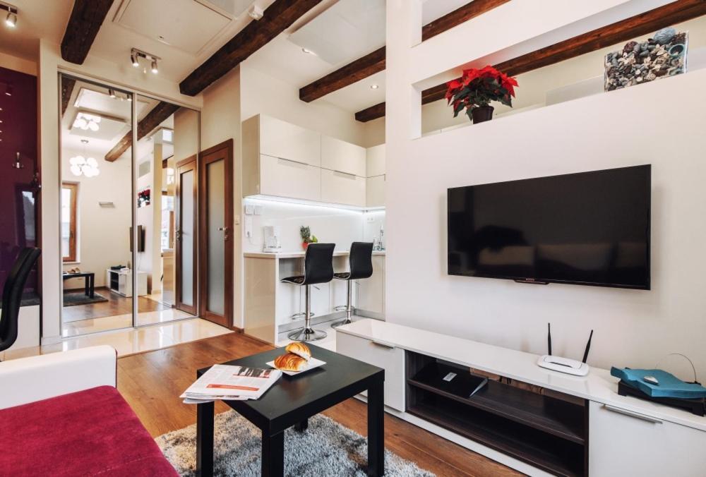 Aurora Apartments - Old Town Krasków Rom bilde